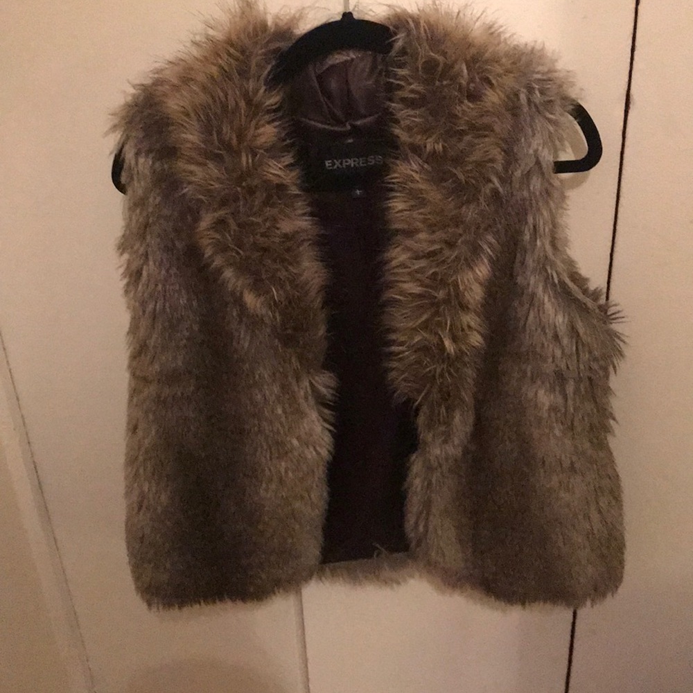 Express fur vest